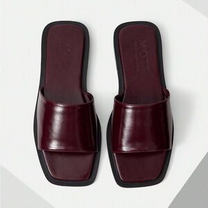 MOTF square toe flat sandals slides size 7-11
Size 37-41